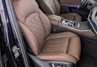 Подержанный автомобиль BMW X5 2023 года (24 фото)