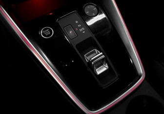 Подержанный автомобиль Audi A3 Hatchback 2021 года (17 фото)