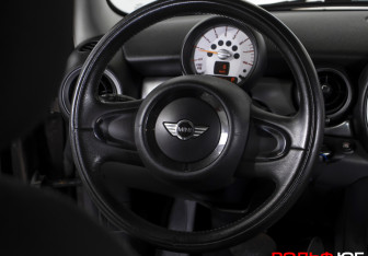 Подержанный автомобиль MINI Hatch 2011 года (13 фото)