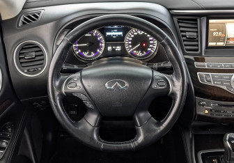 Подержанный автомобиль Infiniti QX60 2018 года (22 фото)