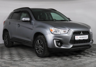 Подержанный автомобиль Mitsubishi ASX 2014 года (3 фото)