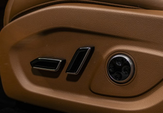 Подержанный автомобиль Voyah Free 2023 года (17 фото)