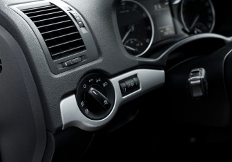 Подержанный автомобиль Skoda Octavia Liftback 2012 года (15 фото)