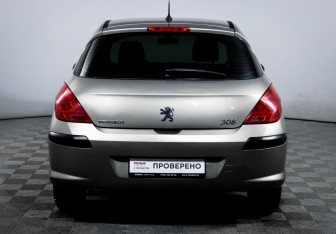 Подержанный автомобиль Peugeot 308 Hatchback 2010 года (6 фото)