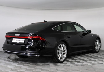 Подержанный автомобиль Audi A7 2021 года (5 фото)