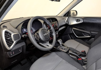 Подержанный автомобиль Kia Soul 2022 года (16 фото)