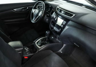 Подержанный автомобиль Nissan X-Trail 2015 года (7 фото)
