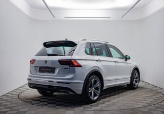 Подержанный автомобиль Volkswagen Tiguan 2020 года (5 фото)