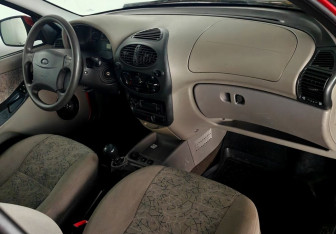 Подержанный автомобиль LADA (ВАЗ) Kalina Hatchback 2010 года (9 фото)