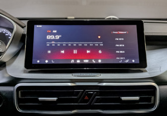 Подержанный автомобиль Geely Coolray 2022 года (17 фото)