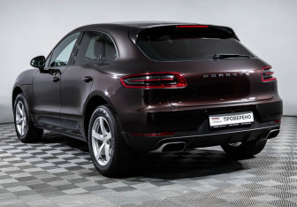 Подержанный автомобиль Porsche Macan 2018 года (7 фото)