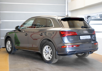 Подержанный автомобиль Audi Q5 2020 года (6 фото)