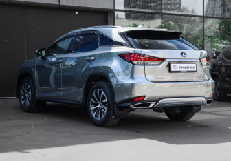 Подержанный автомобиль Lexus RX 2020 года (6 фото)