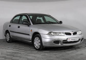 Подержанный автомобиль Mitsubishi Carisma Sedan 1998 года (2 фото)