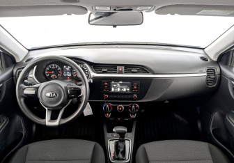 Подержанный автомобиль Kia Rio Sedan 2021 года (13 фото)