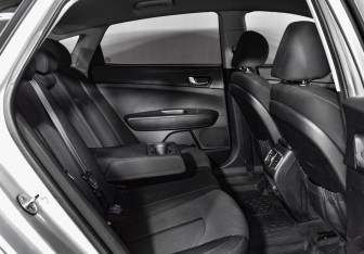 Подержанный автомобиль Kia Optima Sedan 2017 года (11 фото)