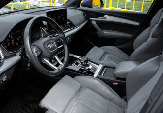 Подержанный автомобиль Audi Q5 2021 года (14 фото)