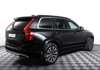 Подержанный автомобиль Volvo XC90 2021 года (5 фото)