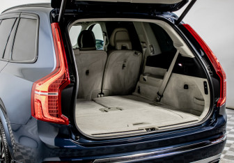 Подержанный автомобиль Volvo XC90 2019 года (9 фото)
