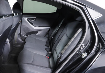 Подержанный автомобиль Hyundai Elantra Sedan 2014 года (18 фото)