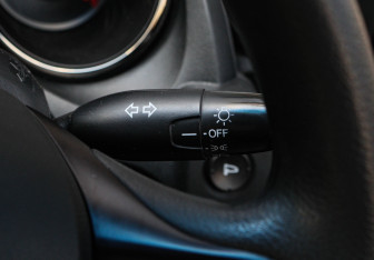 Подержанный автомобиль Honda Fit 2012 года (18 фото)