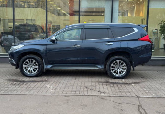 Подержанный автомобиль Mitsubishi Pajero Sport 2018 года (5 фото)
