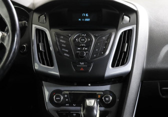 Подержанный автомобиль Ford Focus Wagon 2015 года (10 фото)