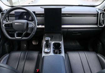 Подержанный автомобиль Jaecoo J7 2024 года (13 фото)