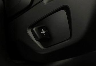 Подержанный автомобиль BMW X5 2021 года (24 фото)