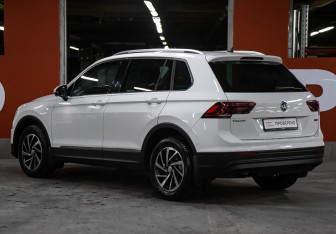 Подержанный автомобиль Volkswagen Tiguan 2018 года (7 фото)