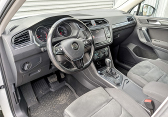 Подержанный автомобиль Volkswagen Tiguan 2017 года (16 фото)