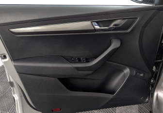 Подержанный автомобиль Skoda Karoq 2021 года (19 фото)