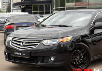 Подержанный автомобиль Honda Accord Sedan 2008 года (19 фото)