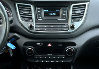 Подержанный автомобиль Hyundai Tucson 2017 года (15 фото)