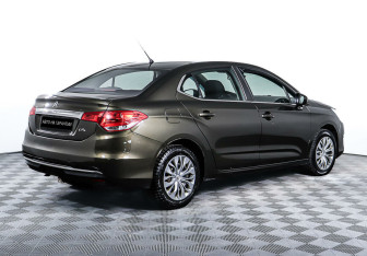 Подержанный автомобиль Citroen C4 Sedan 2016 года (4 фото)