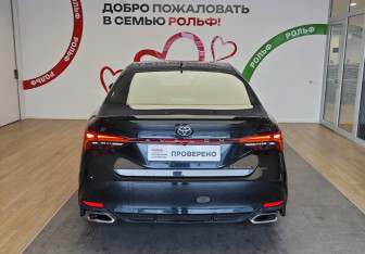 Подержанный автомобиль Toyota Avalon 2022 года (5 фото)