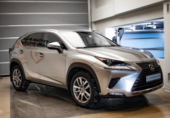 Подержанный автомобиль Lexus NX 2018 года (3 фото)