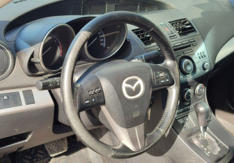 Подержанный автомобиль Mazda 3 Sedan 2011 года (14 фото)