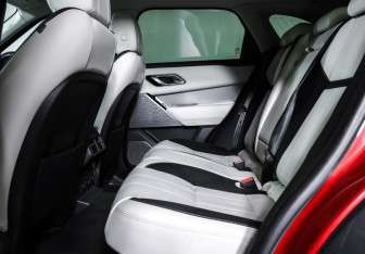 Подержанный автомобиль Land Rover Range Rover Velar 2017 года (12 фото)