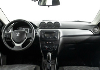Подержанный автомобиль Suzuki Vitara 2015 года (6 фото)