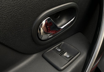 Подержанный автомобиль Renault Sandero 2018 года (14 фото)