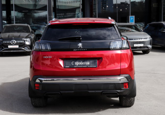 Подержанный автомобиль Peugeot 3008 2022 года (6 фото)