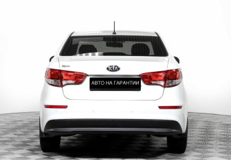 Подержанный автомобиль Kia Rio Sedan 2015 года (6 фото)