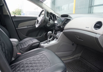 Подержанный автомобиль Chevrolet Cruze Sedan 2010 года (10 фото)