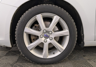 Подержанный автомобиль Volvo S60 2017 года (12 фото)