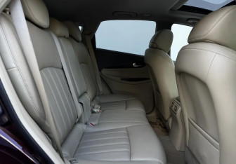 Подержанный автомобиль Infiniti QX50 2014 года (11 фото)