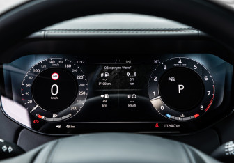 Подержанный автомобиль Land Rover Range Rover 2025 года (10 фото)