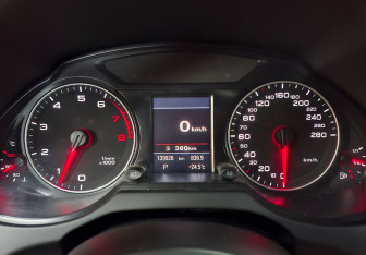 Подержанный автомобиль Audi Q5 2008 года (13 фото)