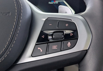 Подержанный автомобиль BMW X7 2024 года (26 фото)