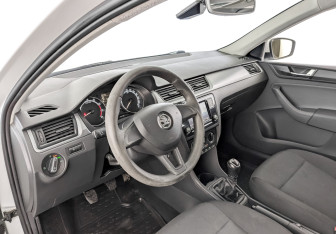 Подержанный автомобиль Skoda Rapid Liftback 2019 года (16 фото)